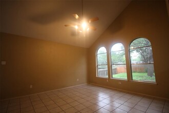 9244 Vigen Cir in Austin, TX - Building Photo - Building Photo