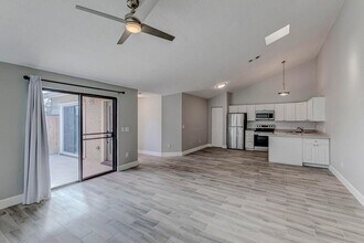 5518 Golden Eagle Cir in Palm Beach Gardens, FL - Building Photo - Building Photo