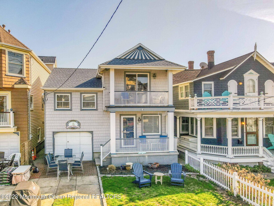 6 Embury Ave in Ocean Grove, NJ - Foto de edificio