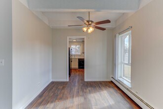 Paramount Garden Apartments in Lakewood, CO - Foto de edificio - Building Photo