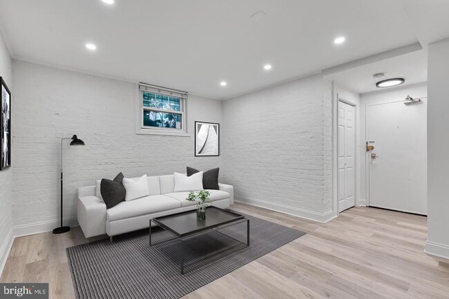 1322 15th St NW in Washington, DC - Building Photo - Building Photo