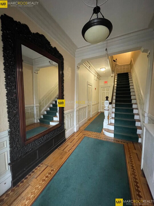 385 Commonwealth Ave in Boston, MA - Foto de edificio