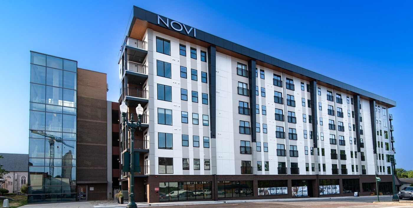 Novi Flats, Lofts and Rise in Concord, NC - Foto de edificio