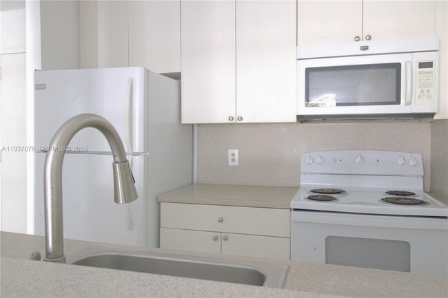 property at 1225 NE 124th St