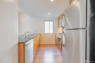 333 1st St in San Francisco, CA - Building Photo - Building Photo
