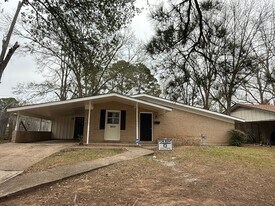 8805 Edgewood Pl in Shreveport, LA - Building Photo