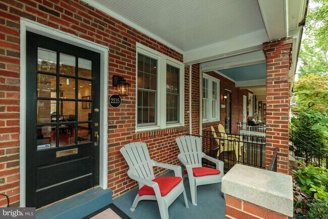 2235 39th Pl NW in Washington, DC - Building Photo - Building Photo