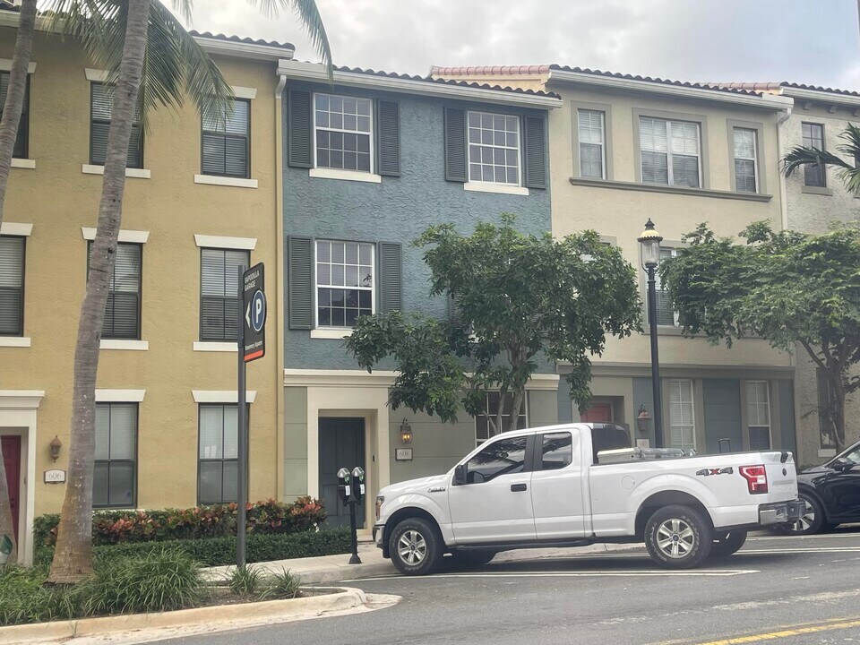 608 Fern St in West Palm Beach, FL - Building Photo