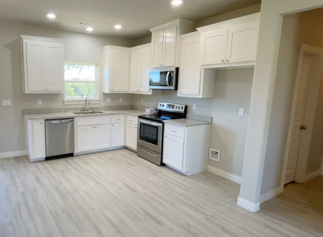 321 Western Hills Dr in Durant, OK - Building Photo - Building Photo
