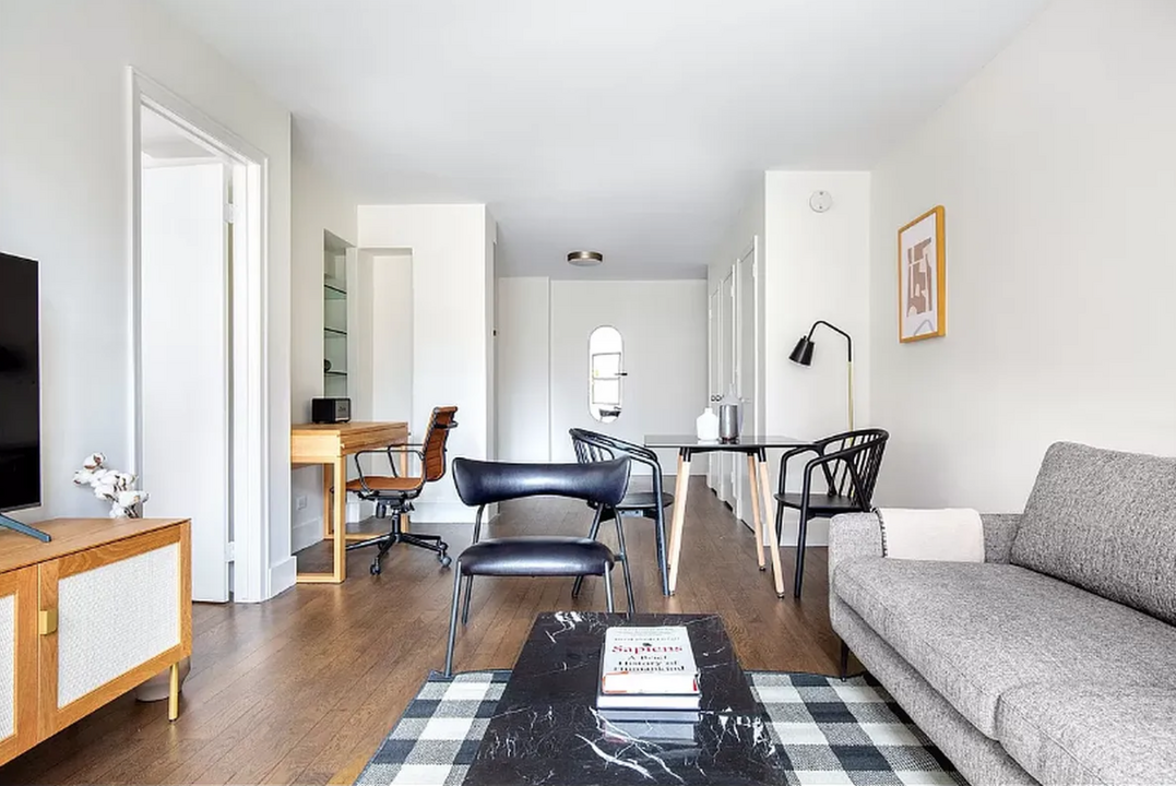 119 E 15th St in New York, NY - Building Photo