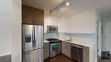 401 E 34th St in New York, NY - Building Photo - Building Photo