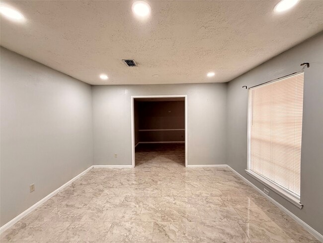 9002 Sabastian Dr in Houston, TX - Building Photo - Building Photo