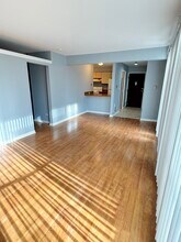 1960 Cherry Ln in Northbrook, IL - Building Photo - Building Photo