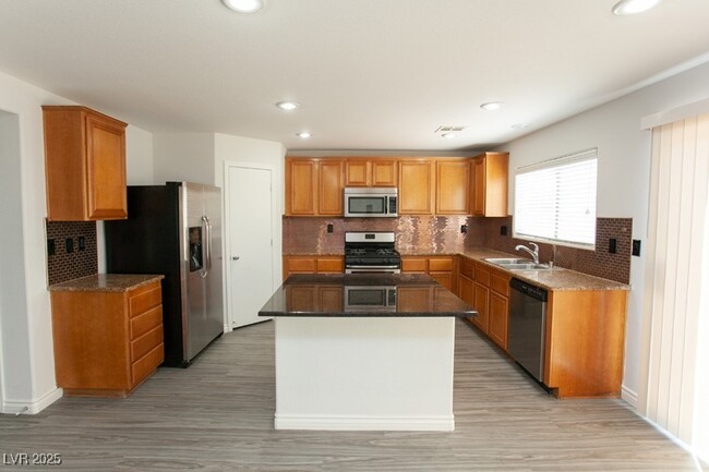 6525 Cedar Waxwing St in North Las Vegas, NV - Building Photo - Building Photo