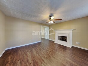 685 Oxford Hall Dr SW in Lawrenceville, GA - Building Photo - Building Photo