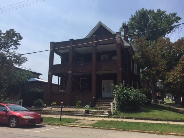 1329 6th Ave in Beaver Falls, PA - Building Photo