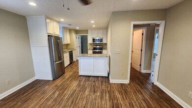 2702 N Railroad St in Phenix City, AL - Building Photo - Building Photo