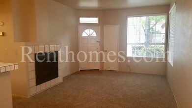 11530 Caminito La Bar in San Diego, CA - Building Photo - Building Photo