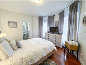 1855 Beacon St, Unit 3 in Brookline, MA - Building Photo - Building Photo