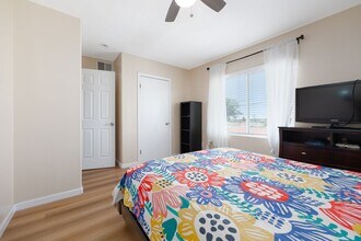 554 Los Angeles Pl in San Diego, CA - Building Photo - Building Photo
