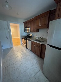 145 Farragut Rd, Unit 4 in Boston, MA - Building Photo - Building Photo