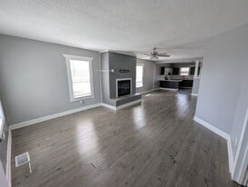 9517 West Ave in St. Louis, MO - Building Photo