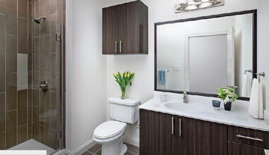 36 River St in Waltham, MA - Foto de edificio - Building Photo