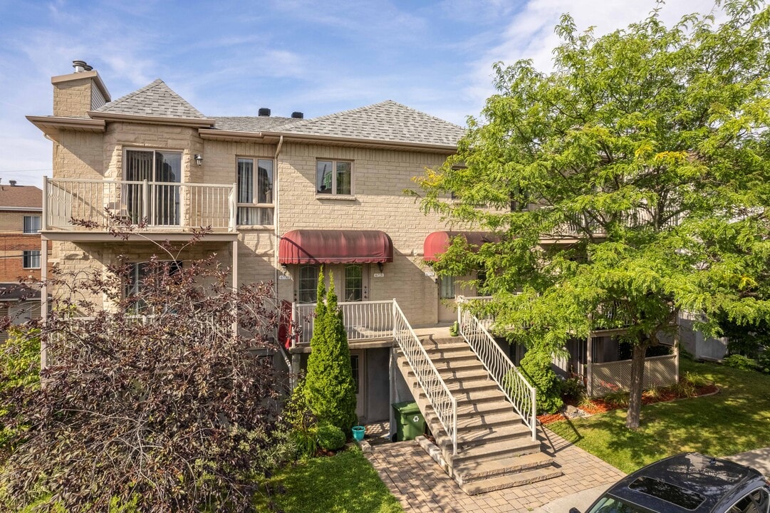 6728 Marie-Guyart Rue in Montréal, QC - Building Photo