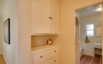 329 E Adams Ave in Alhambra, CA - Building Photo