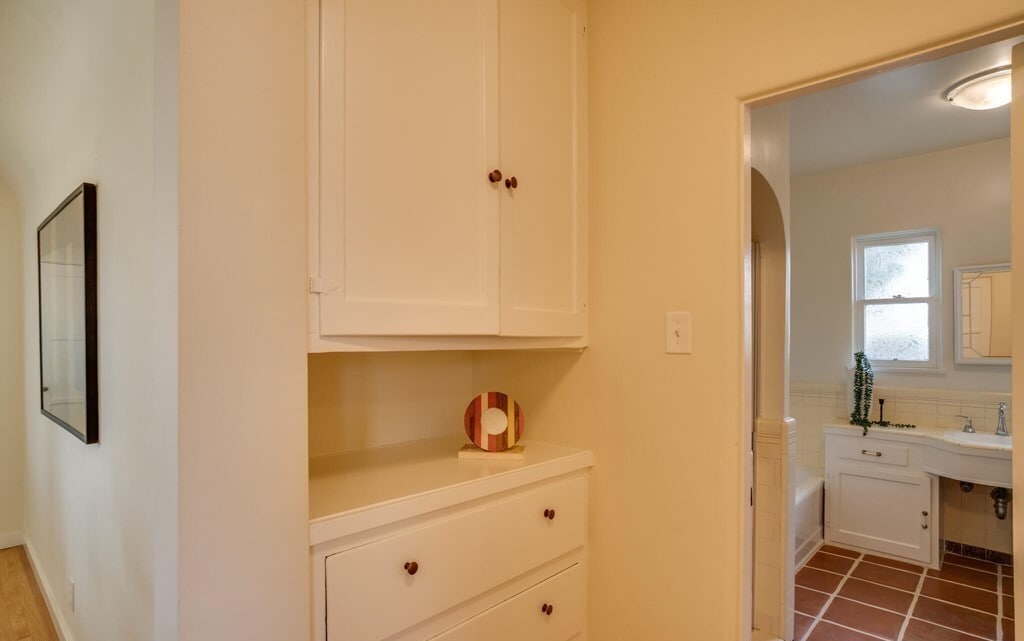 329 E Adams Ave in Alhambra, CA - Building Photo