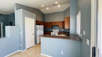 20415 N 81st Dr in Peoria, AZ - Building Photo