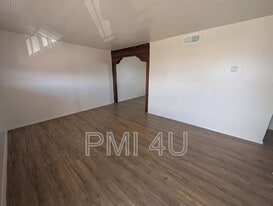 118 S Main St in Belen, NM - Building Photo