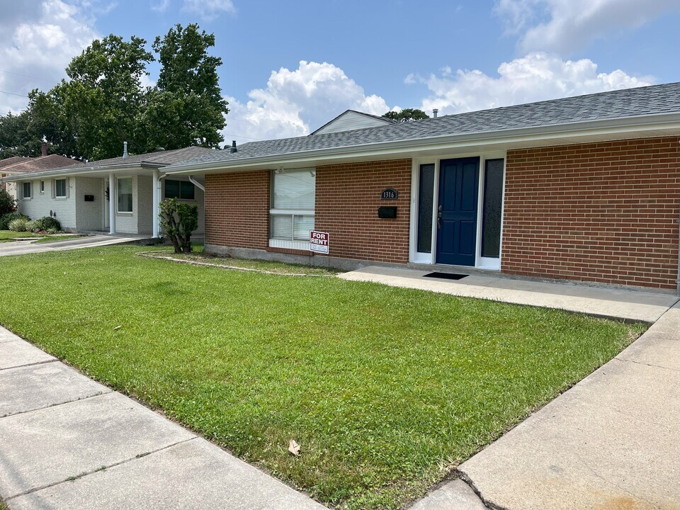 1316 Nursery Pl in Metairie, LA - Building Photo