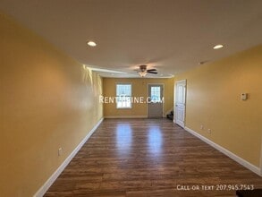 11 Basketball Ct in Bangor, ME - Building Photo - Building Photo