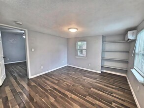 4311 Harrisburg Blvd in Houston, TX - Building Photo - Building Photo