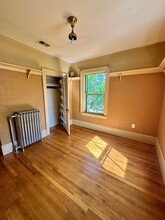 984 Chestnut St in Newton, MA - Building Photo - Building Photo