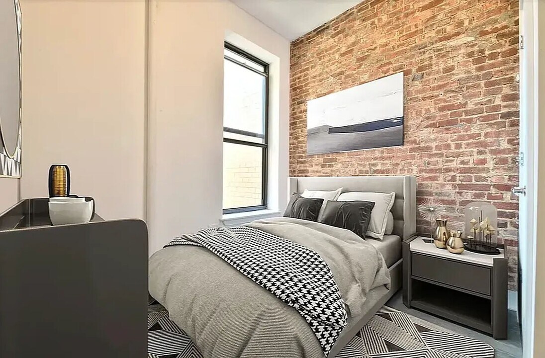 222 E 12th St in New York, NY - Building Photo