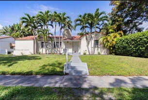 437 NE 107th St in Miami, FL - Building Photo