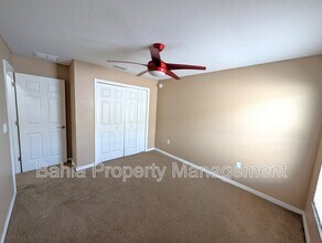 722 Vineyard Reserve Ct in Seffner, FL - Building Photo - Building Photo