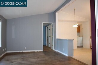 5266 Sunset Dr in El Sobrante, CA - Building Photo - Building Photo