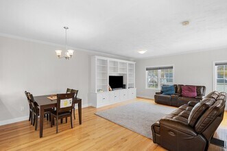 1 Sadler Ave in Shrewsbury, MA - Building Photo - Building Photo