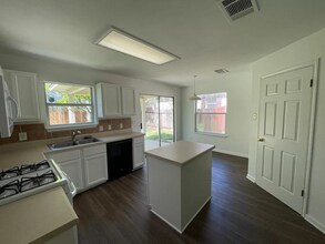 224 San Felipe Dr in Kyle, TX - Building Photo - Building Photo