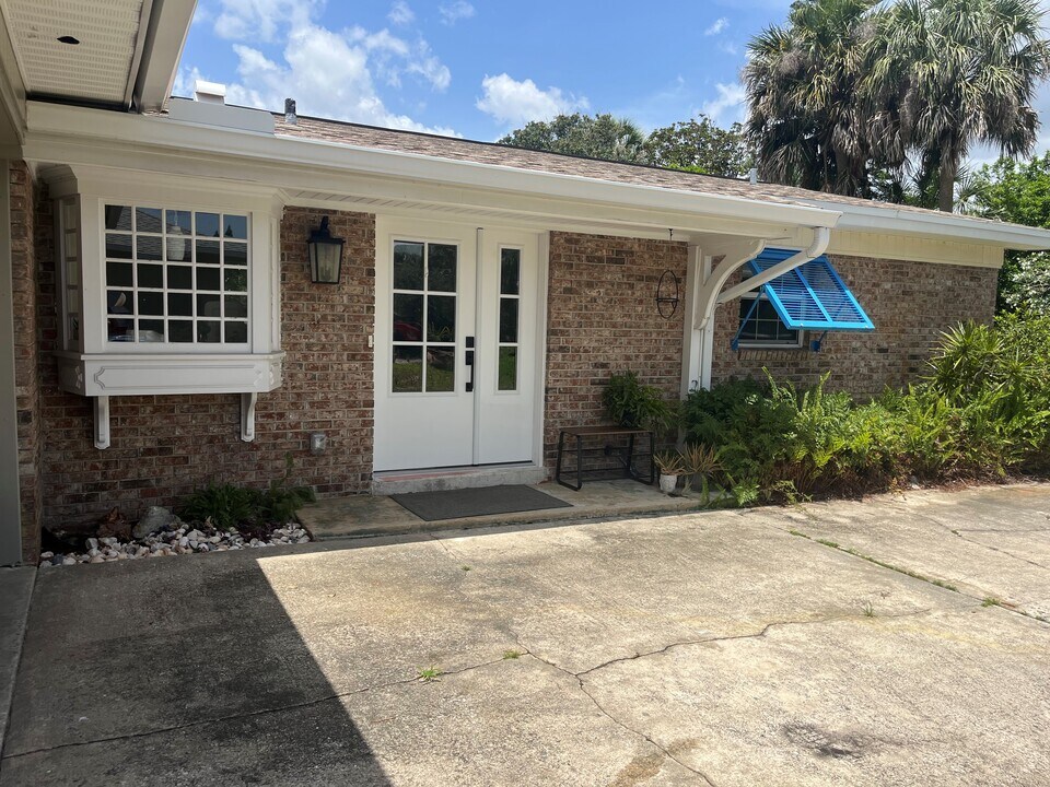 36 Concord Dr in Ormond Beach, FL - Building Photo