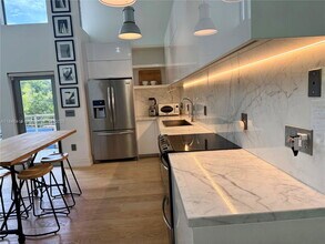 900 4th St in Miami Beach, FL - Foto de edificio - Building Photo