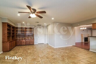 3042 Weatherford St in La Porte, TX - Building Photo - Building Photo