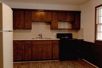 102 S Mt Carmel St in Wichita, KS - Building Photo - Building Photo