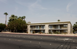 Continental Gardens in Palm Springs, CA - Building Photo