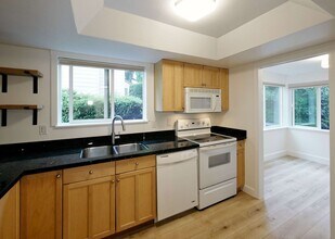 3414 108th Pl NE in Bellevue, WA - Building Photo - Building Photo