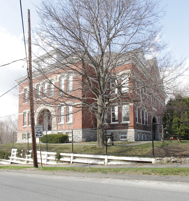 48 Elizabeth St in Pittsfield, MA - Building Photo - Building Photo