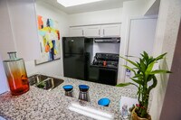 La Plaza Apartments photo'